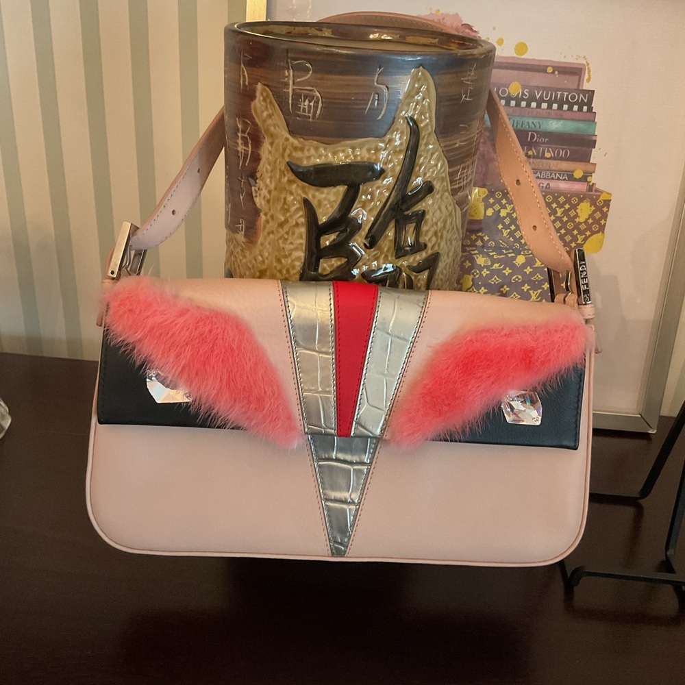 🦋Sold🦋 SOLD Fendi Baguette Pink Shoulder Bag - Picture 5 of 14